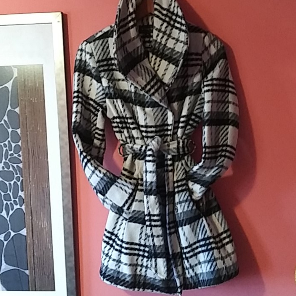 Clothes - Picture 6 of 8
